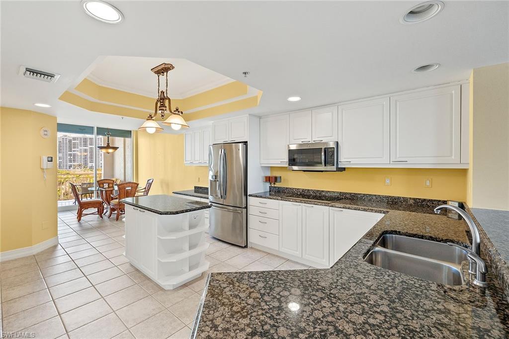 425 Dockside Drive, Unit 703 Naples, FL 34110 - Photo 13 of 43
