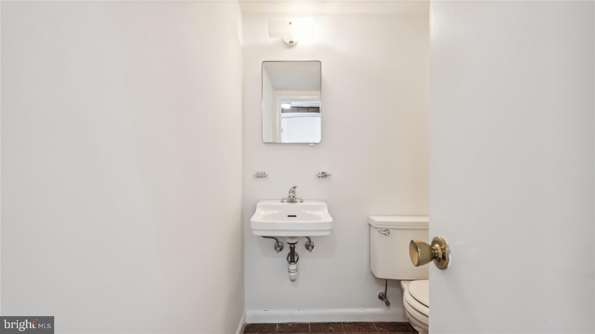 4404 Seminary Road Alexandria, VA 22304 - Photo 24 of 43 Full bath w/ shower stall across from LL bedroom