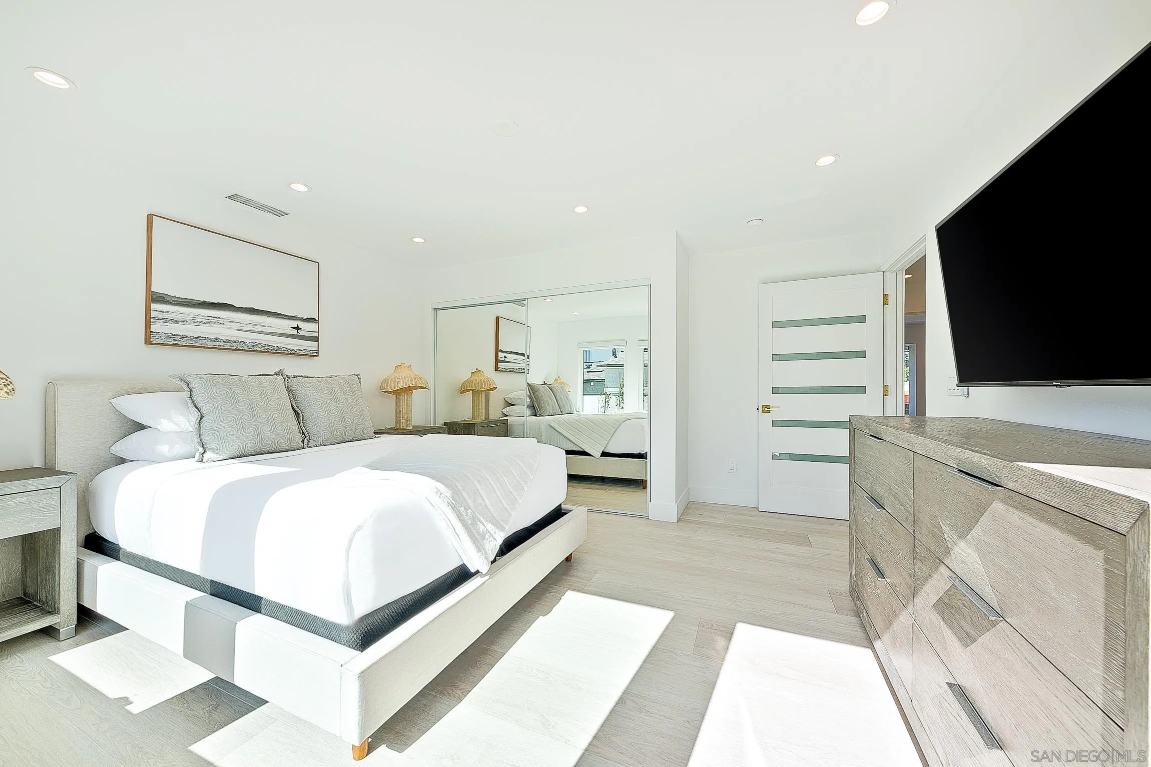 303 Sea Lane La Jolla, CA 92037 - Photo 33 of 61 a bed room with a bed and a television