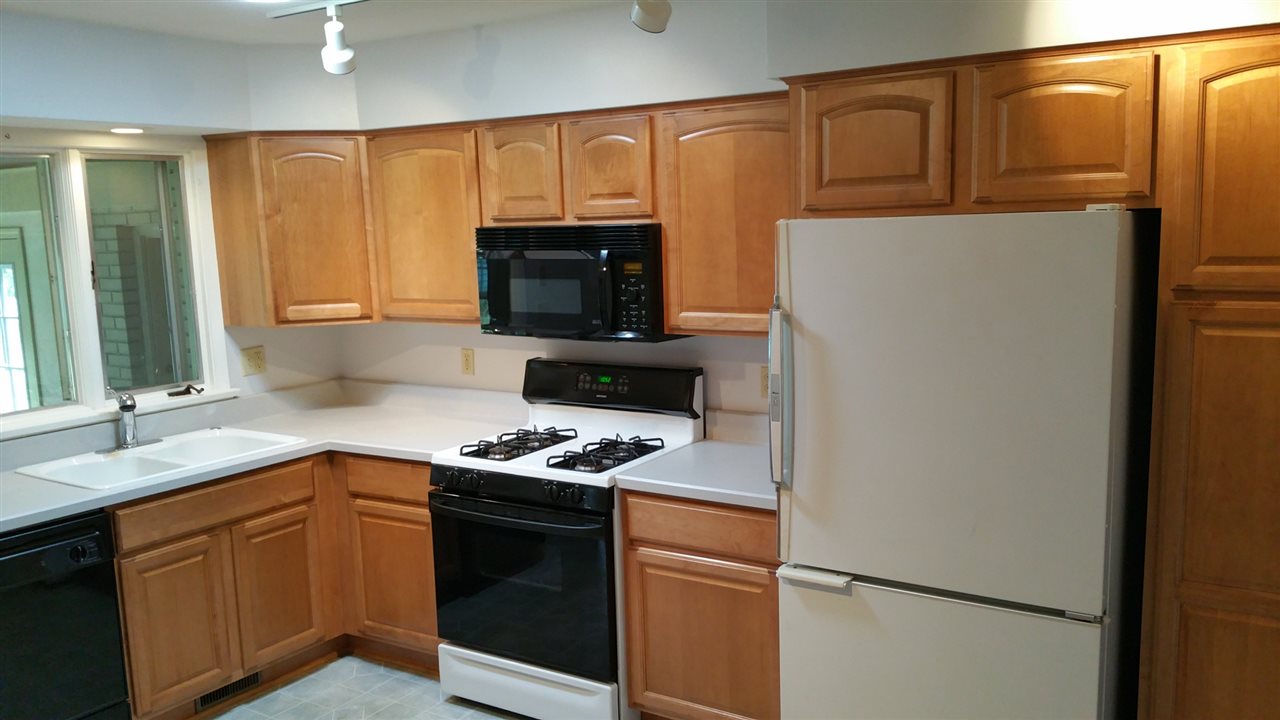 1315 Halsted Road Rockford, IL 61103 - Photo 3 of 17 Gallery Image 3