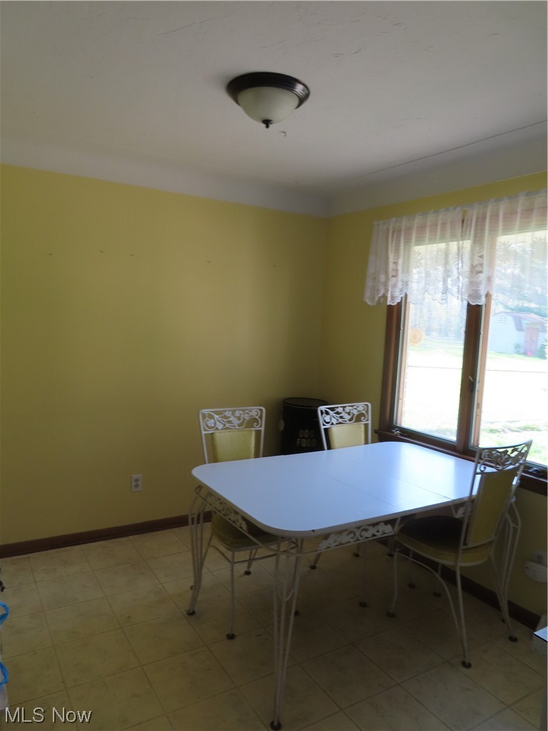 1520 Meadowlane Road Independence, OH 44131 - Photo 10 of 32 Eating area off kitchen