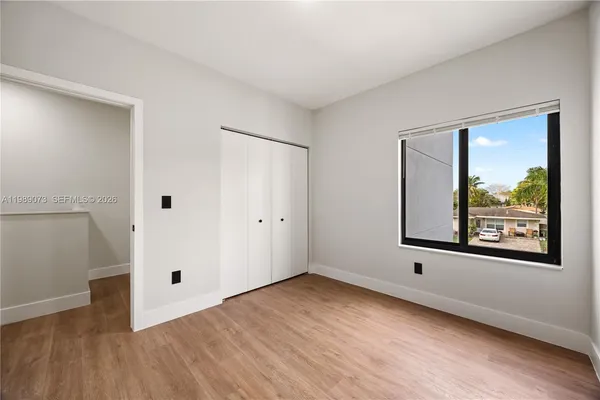 $3,500 | 122 Northwest 5th Avenue, Hallandale Beach, FL 33009