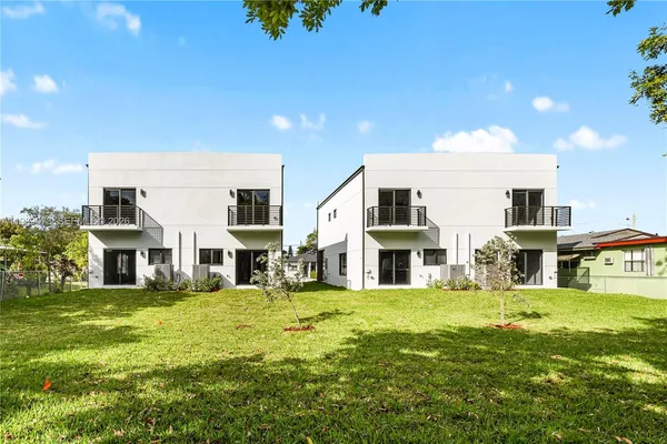 $3,500 | 122 Northwest 5th Avenue, Hallandale Beach, FL 33009