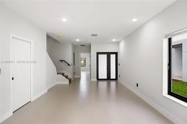 $3,500 | 122 Northwest 5th Avenue, Hallandale Beach, FL 33009