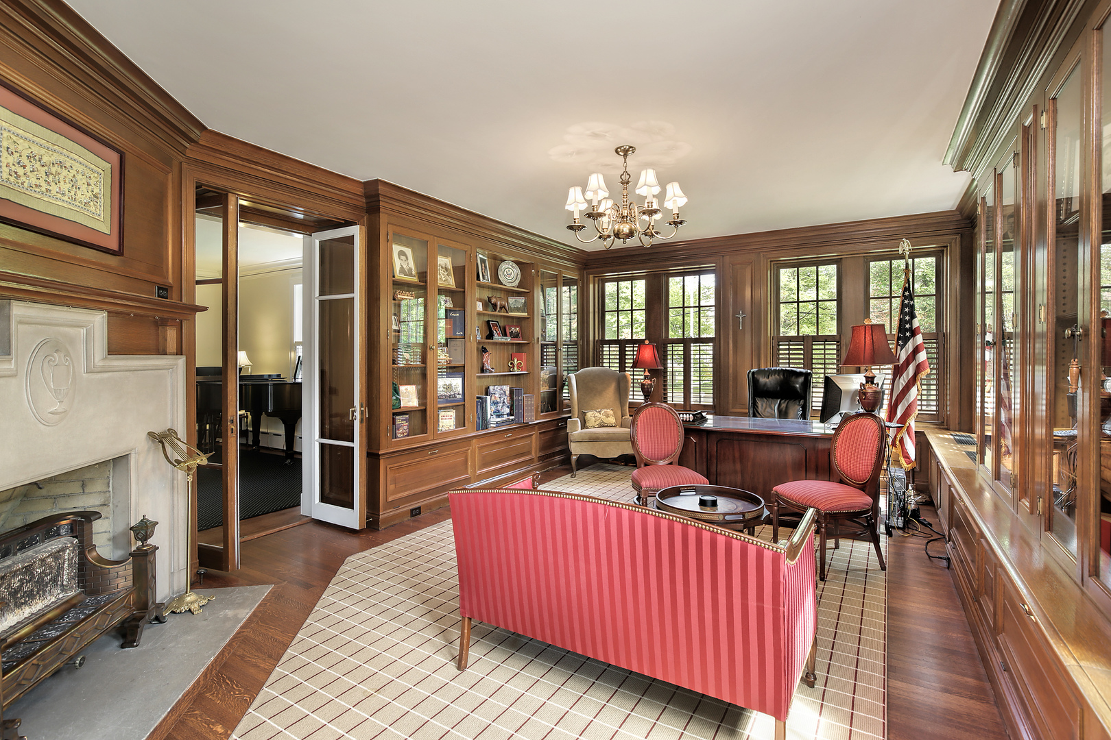 360 Palos Road Glencoe, IL 60022 - Photo 5 of 25 a living room with furniture fireplace and a large window
