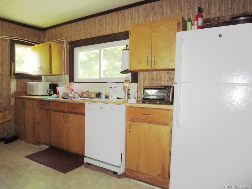 72 Sams Road Weaverville, NC 28787 - Photo 7 of 33 Gallery Image 7