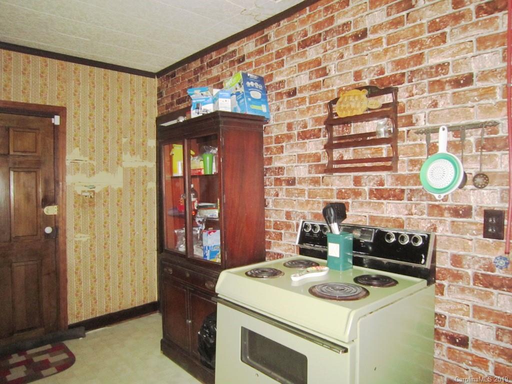 72 Sams Road Weaverville, NC 28787 - Photo 8 of 33 Gallery Image 8