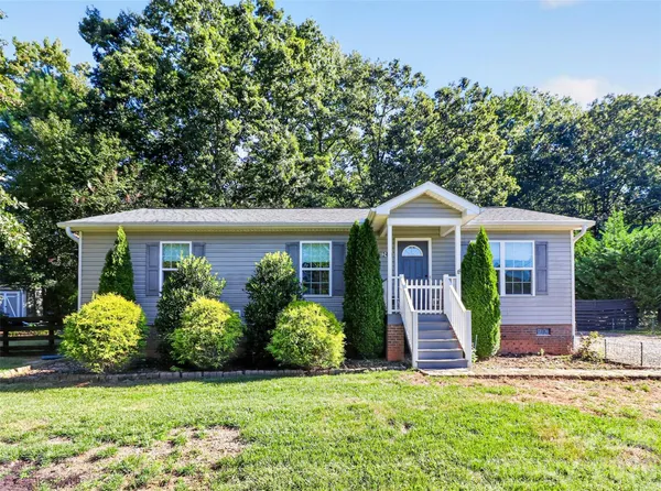 $260,000 | 2454 Oak Valley Lane, Maiden, NC 28650