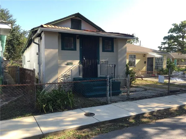 $1,000 | 3821 Panama Court, New Orleans, LA 70125