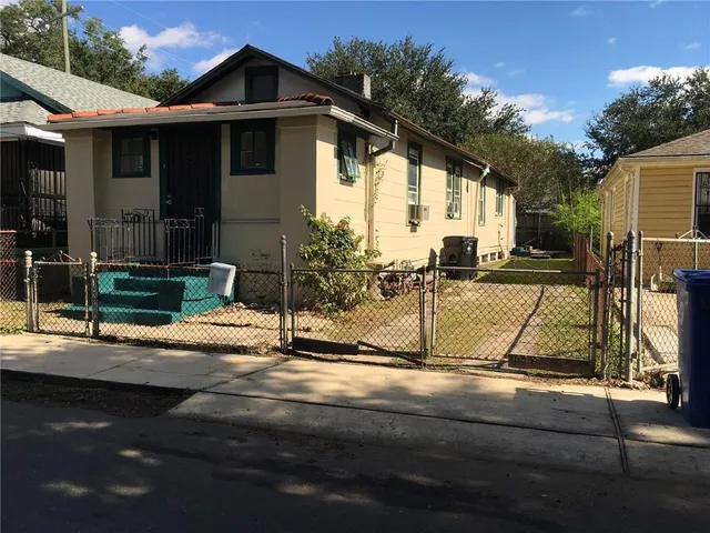 $1,300 | 3821 Panama Court, New Orleans, LA 70125