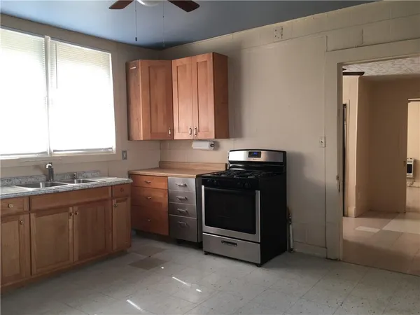 $1,000 | 3821 Panama Court, New Orleans, LA 70125