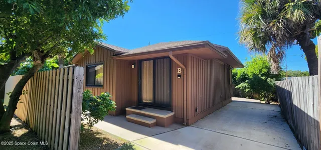 $2,300 | 1580 South Atlantic Avenue, Unit B, Cocoa Beach, FL 32931