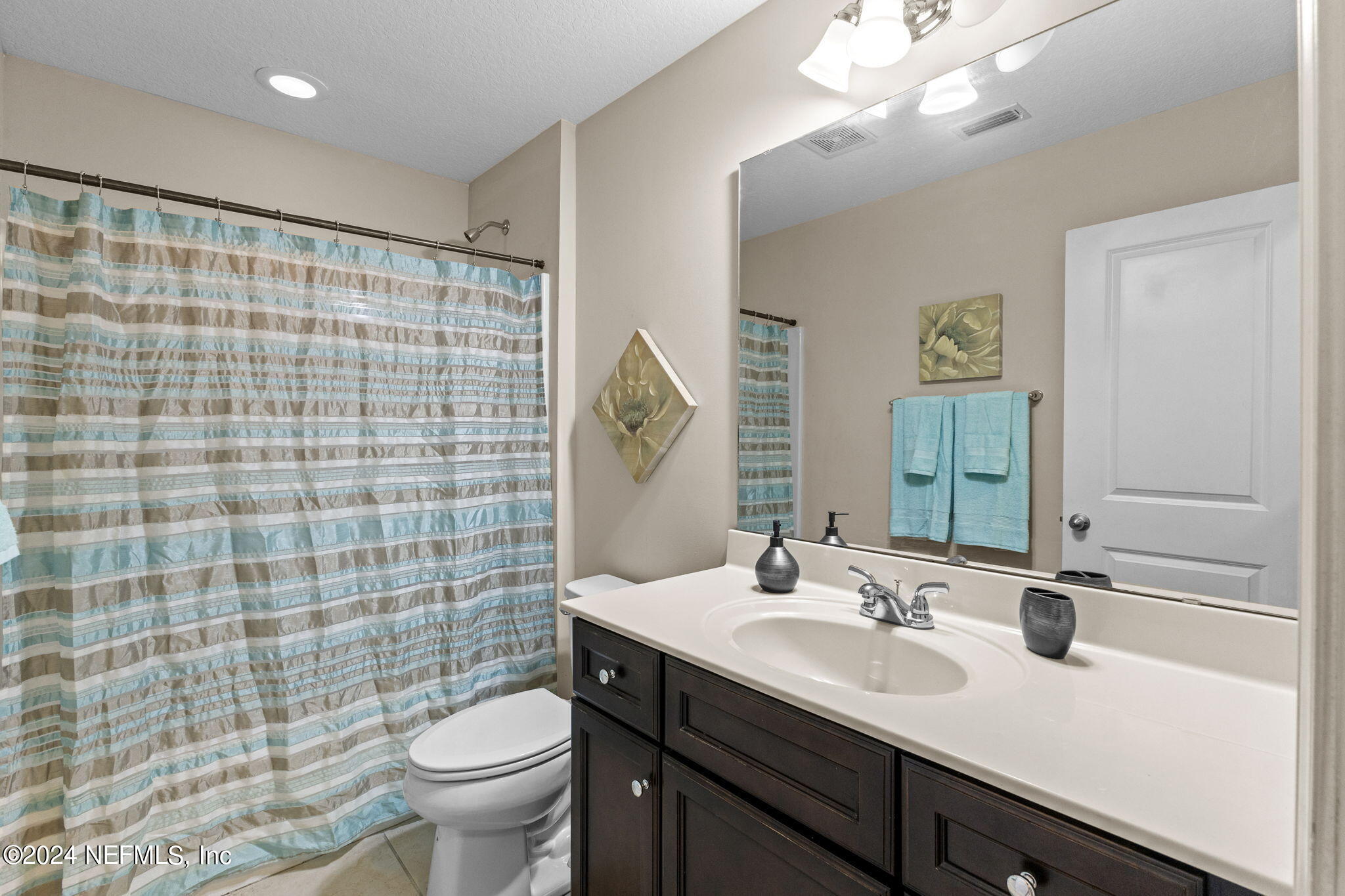 3341 Chestnut Ridge Way Orange Park, FL 32065 - Photo 20 of 37 guest bathroom