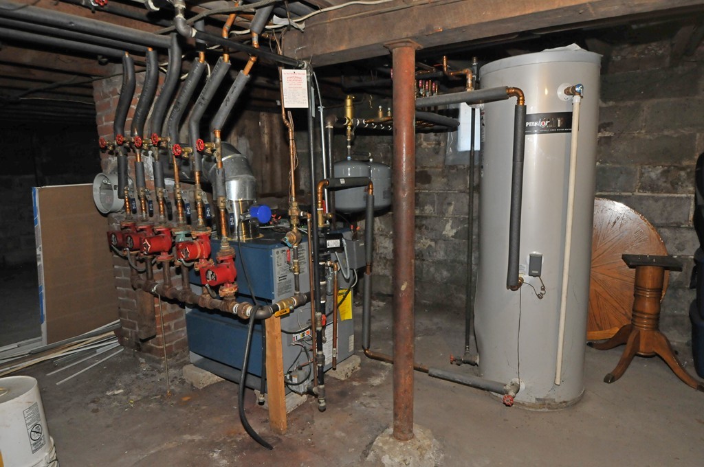 109 Grover Street Springfield, MA 01104 - Photo 12 of 16