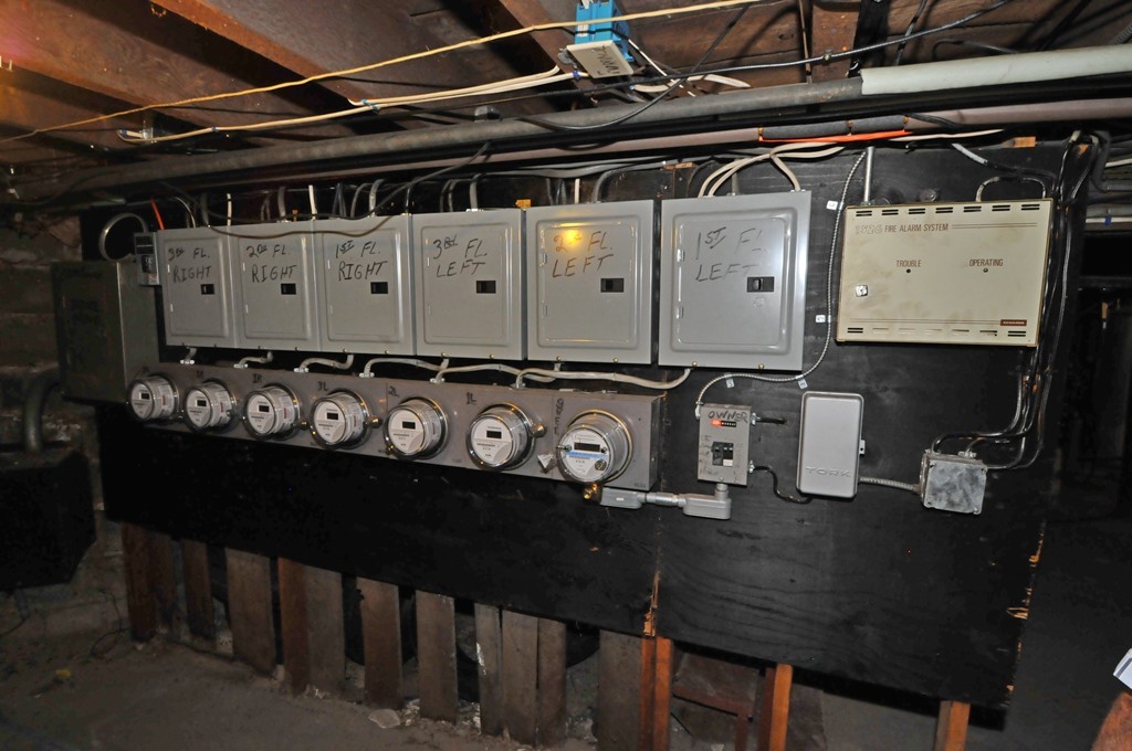 109 Grover Street Springfield, MA 01104 - Photo 13 of 16