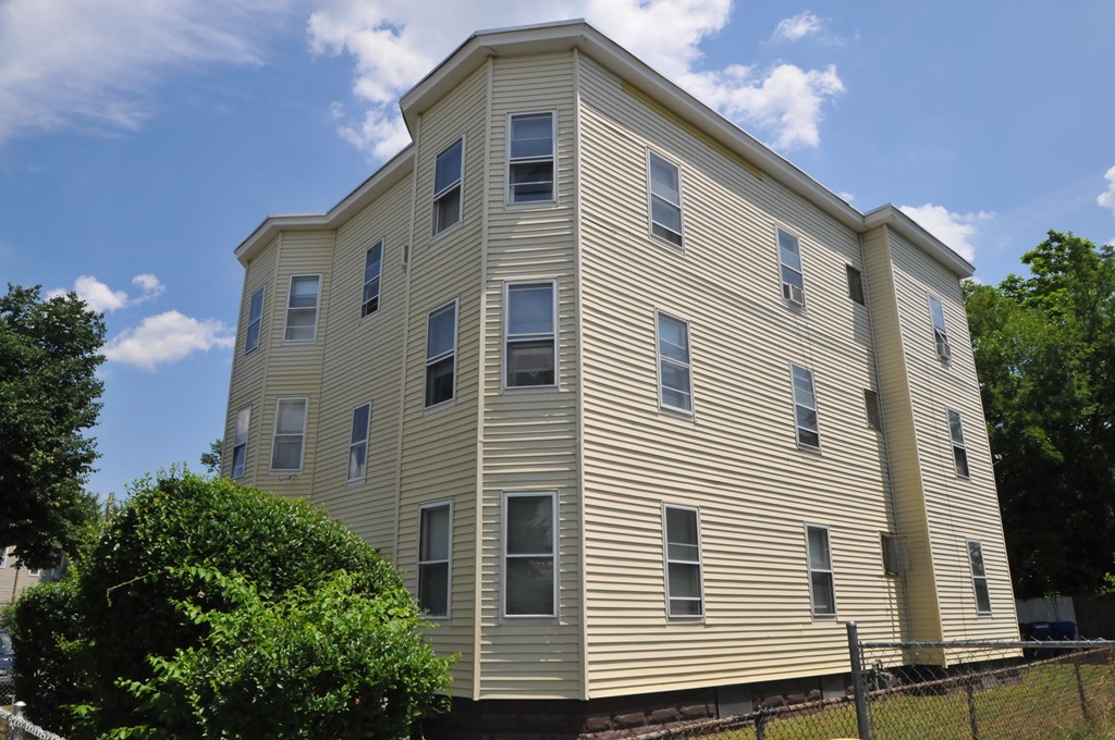 109 Grover Street Springfield, MA 01104 - Photo 2 of 16