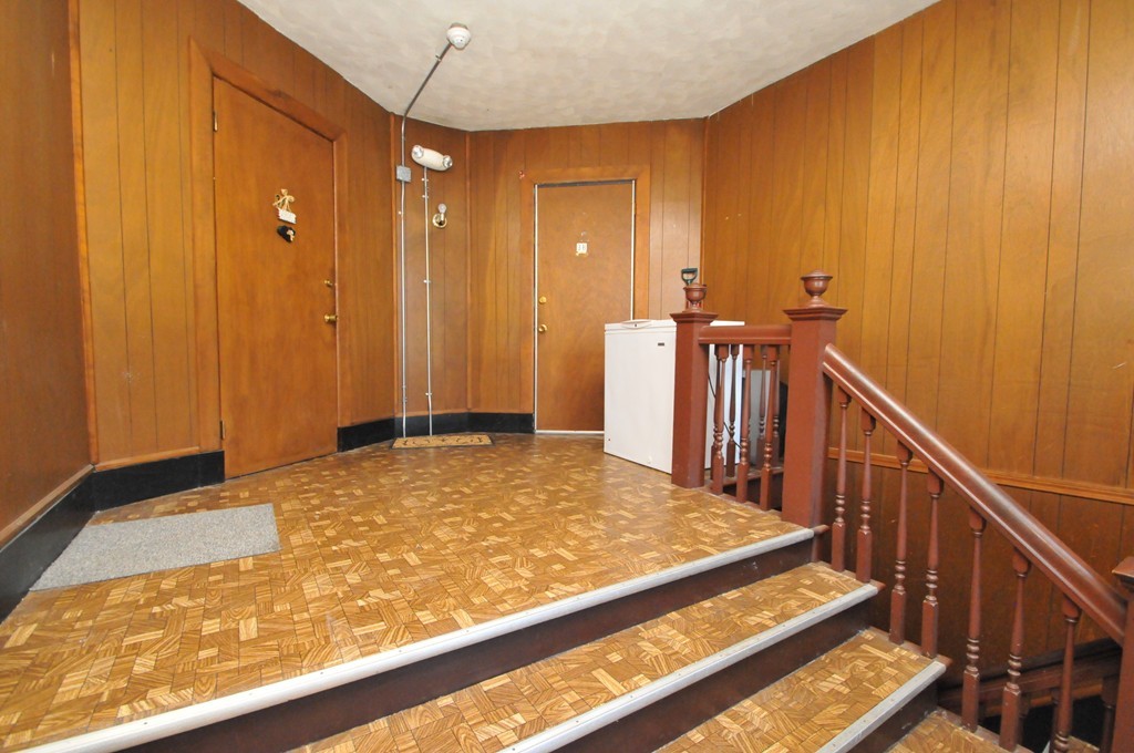 109 Grover Street Springfield, MA 01104 - Photo 5 of 16