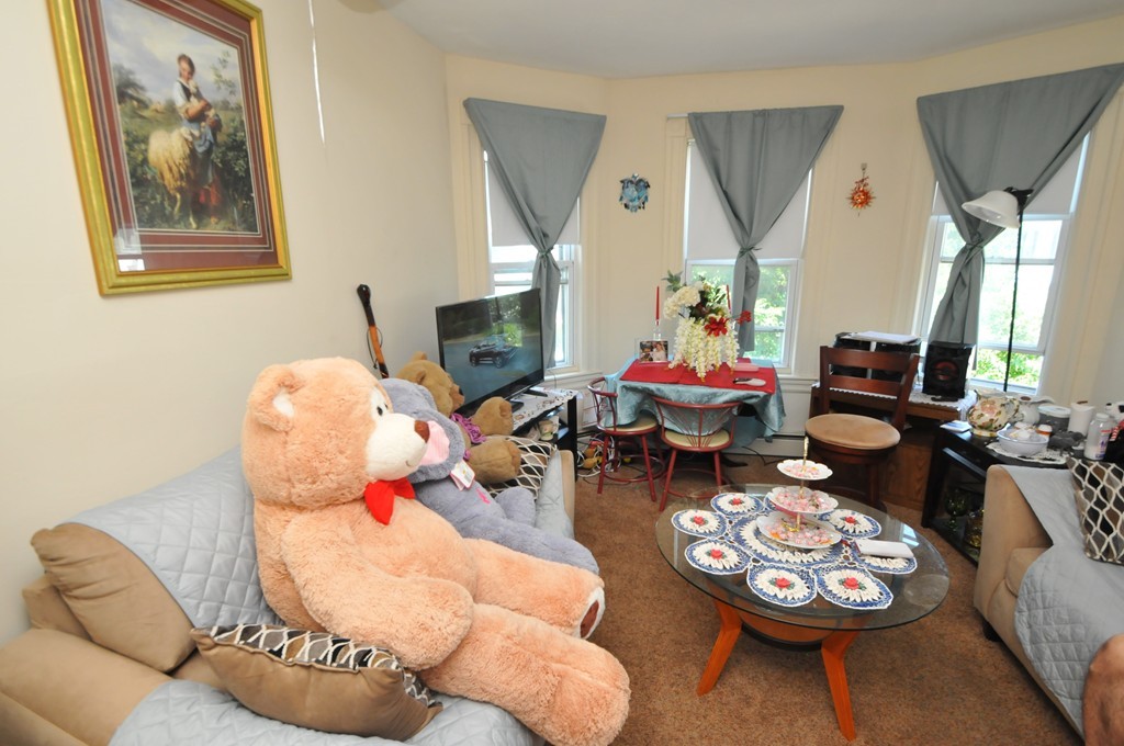 109 Grover Street Springfield, MA 01104 - Photo 6 of 16