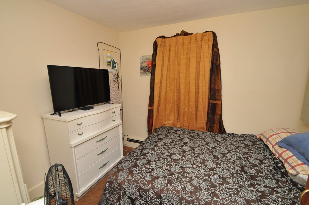 109 Grover Street Springfield, MA 01104 - Photo 7 of 16