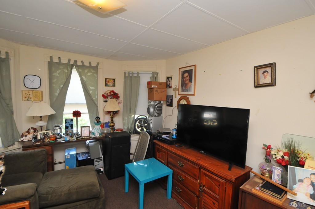 109 Grover Street Springfield, MA 01104 - Photo 10 of 16