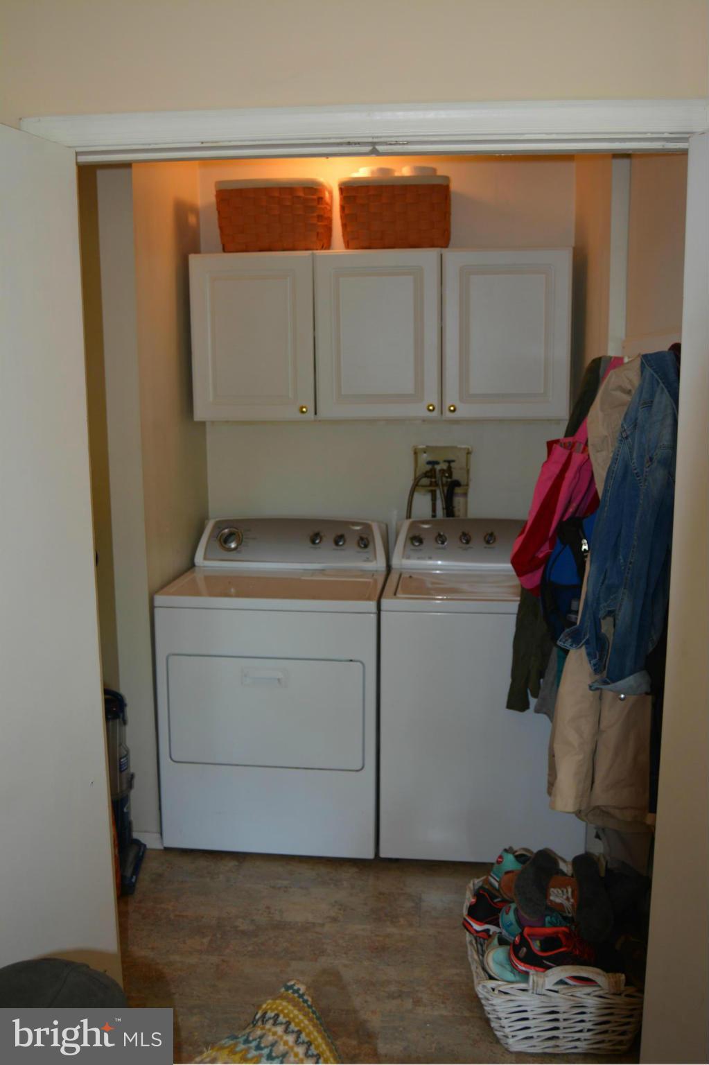 348 Ridge Road Pasadena, MD 21122 - Photo 20 of 27 a utility room with dryer and washer