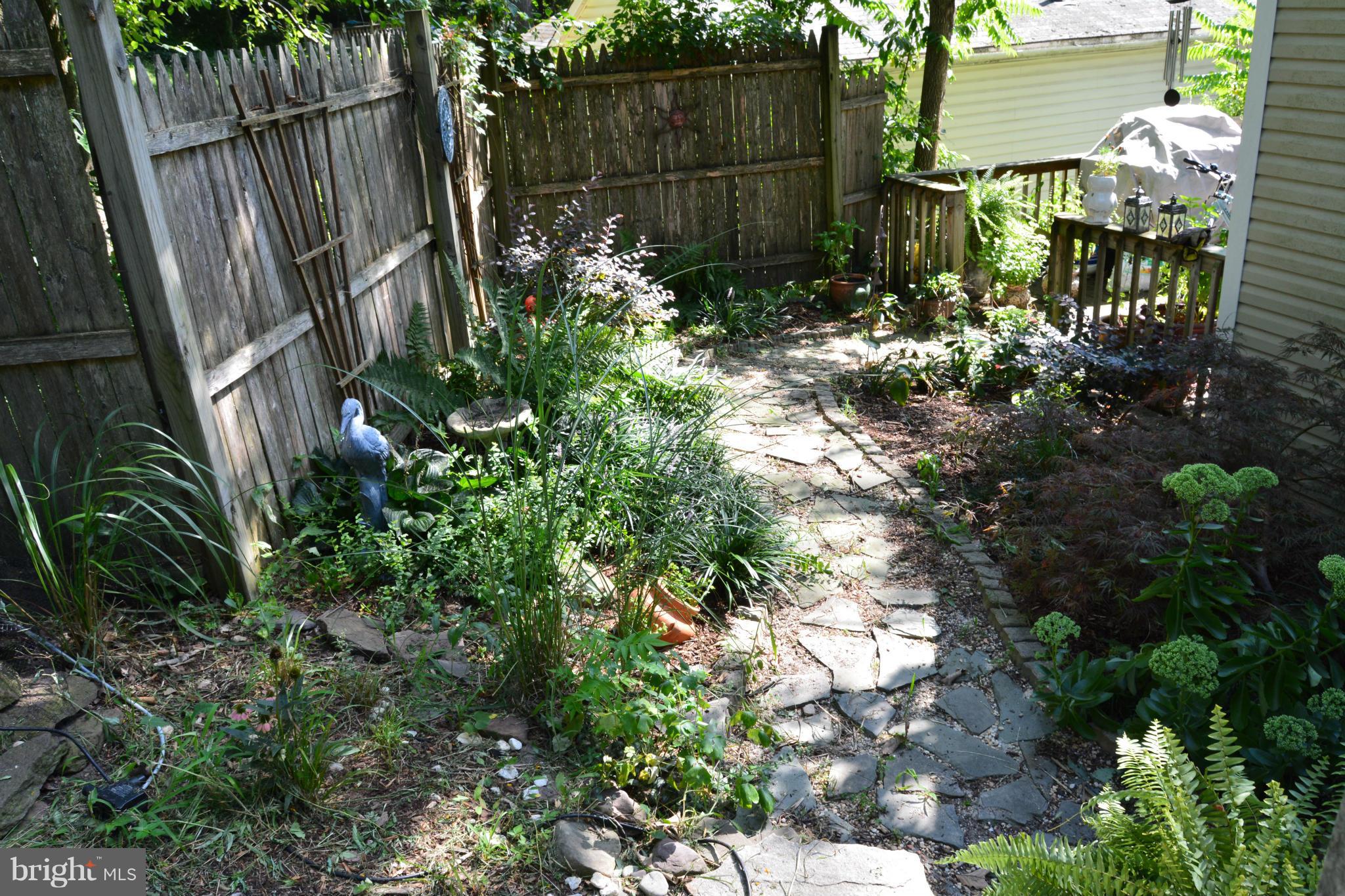 348 Ridge Road Pasadena, MD 21122 - Photo 7 of 27 a view of garden