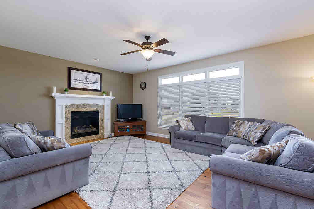 5674 Judge Road Bettendorf, IA 52722 - Photo 5 of 22 Gallery Image 5