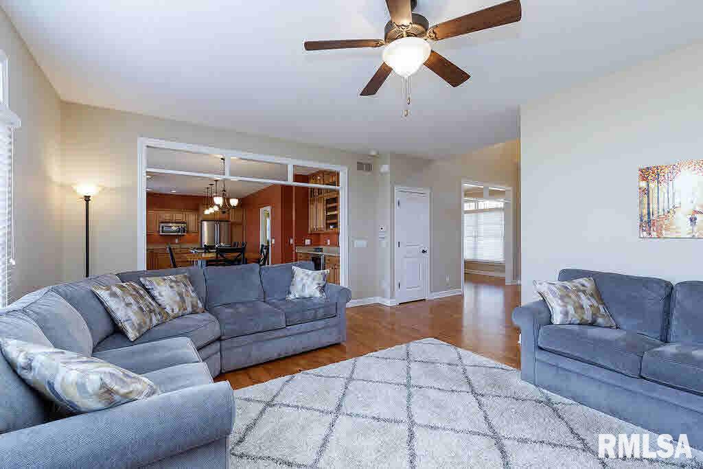 5674 Judge Road Bettendorf, IA 52722 - Photo 6 of 22 Gallery Image 6