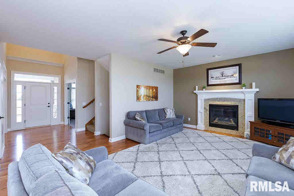 5674 Judge Road Bettendorf, IA 52722 - Photo 7 of 22 Gallery Image 7