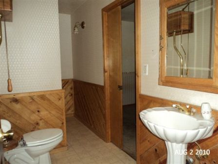 27679 Bullskin Ridge Road Oak Run, CA 96069 - Photo 13 of 22 Hall bath