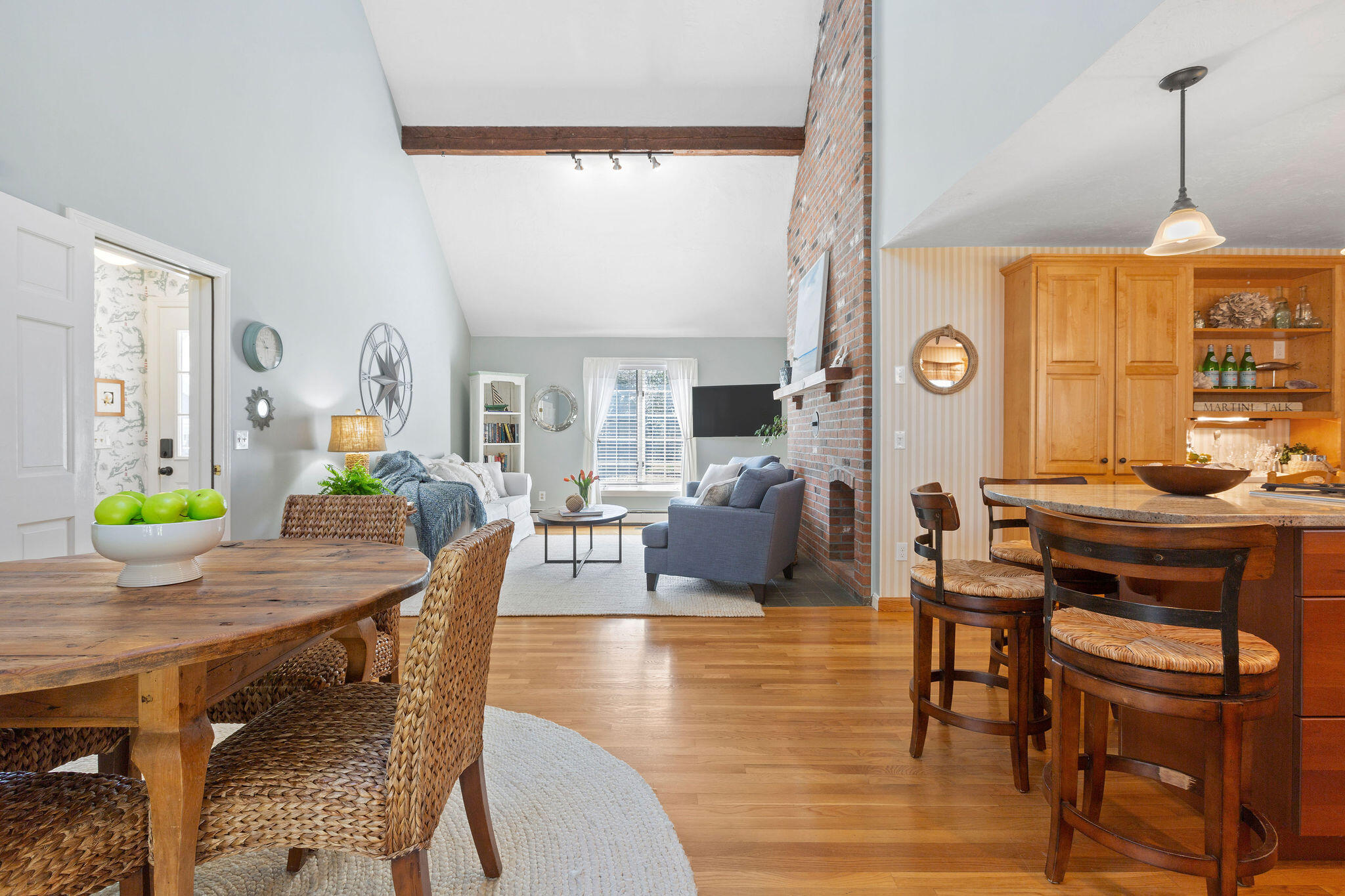 89 Screecham Way Cotuit, MA 02635 - Photo 14 of 50 89ScreechamWay-25-p