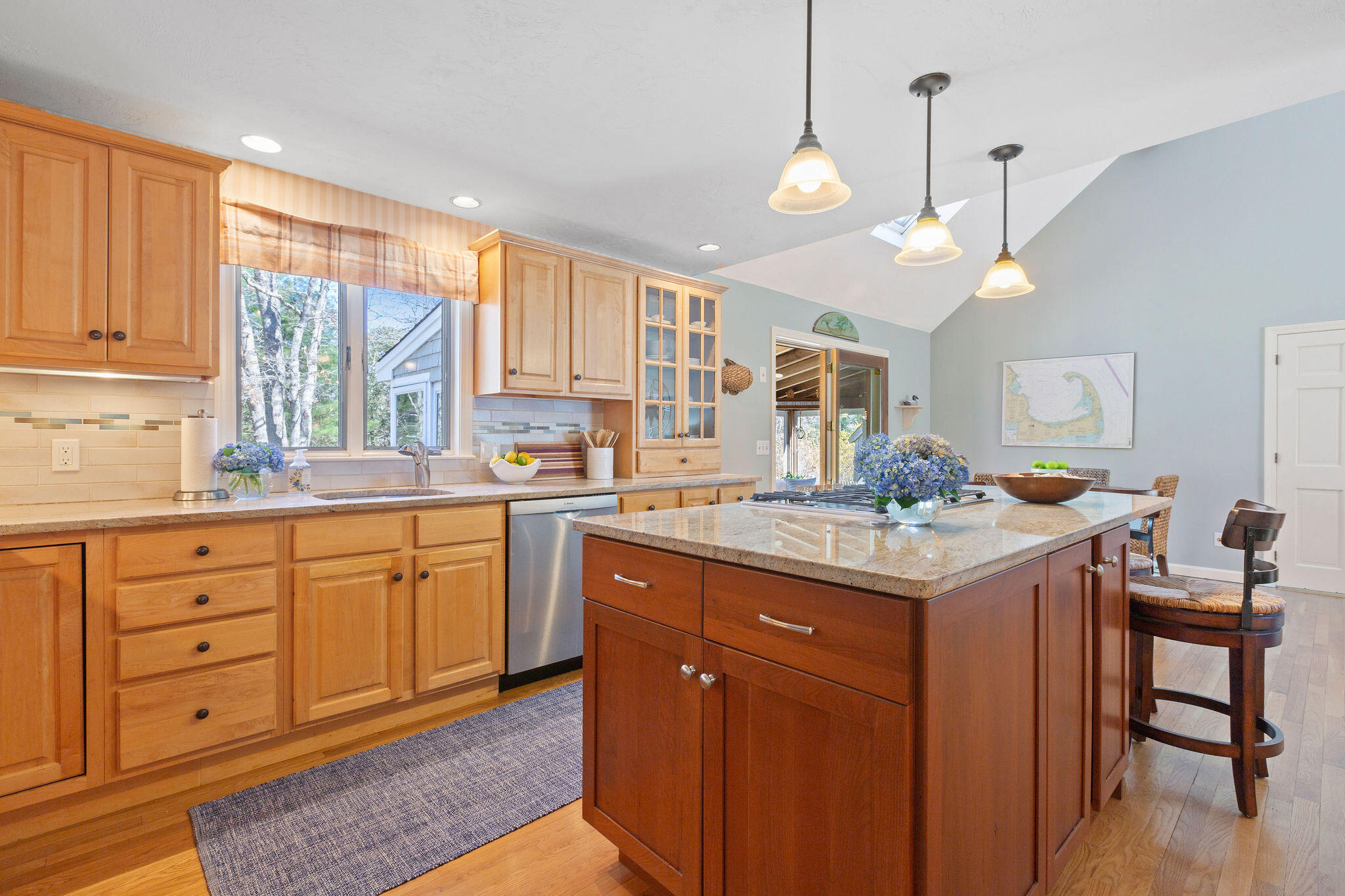 89 Screecham Way Cotuit, MA 02635 - Photo 10 of 50 89ScreechamWay-19-p