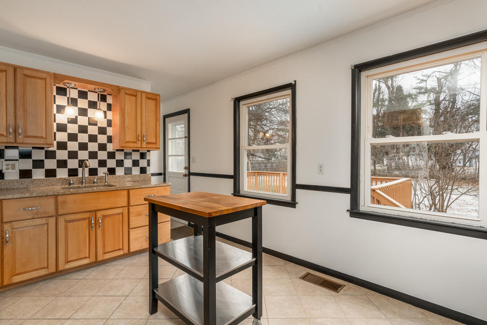 42 Rogers Road Yarmouth, ME 04096 - Photo 11 of 36 42RogersRoad-6