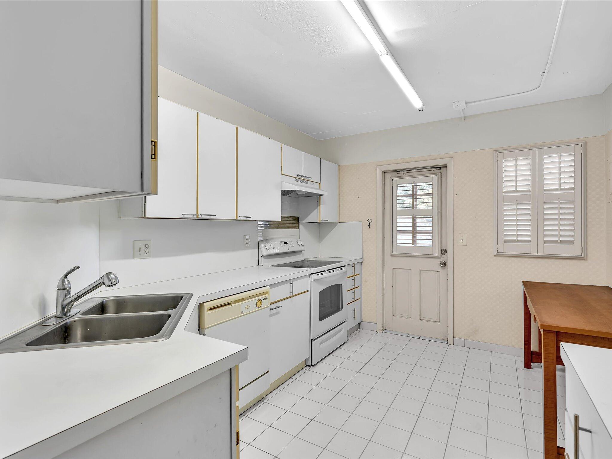 9101 West Sample Road, Unit 204 Coral Springs, FL 33065 - Photo 12 of 55 05-FPP00021