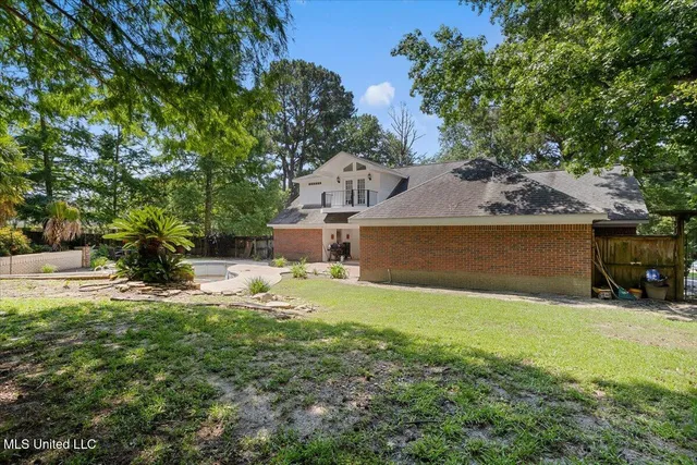 $339,900 | 14 Summer Pl Circle, Hattiesburg, MS 39402