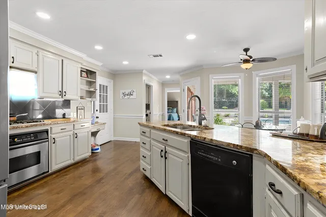 $339,900 | 14 Summer Pl Circle, Hattiesburg, MS 39402