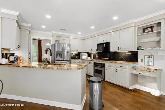 $339,900 | 14 Summer Pl Circle, Hattiesburg, MS 39402