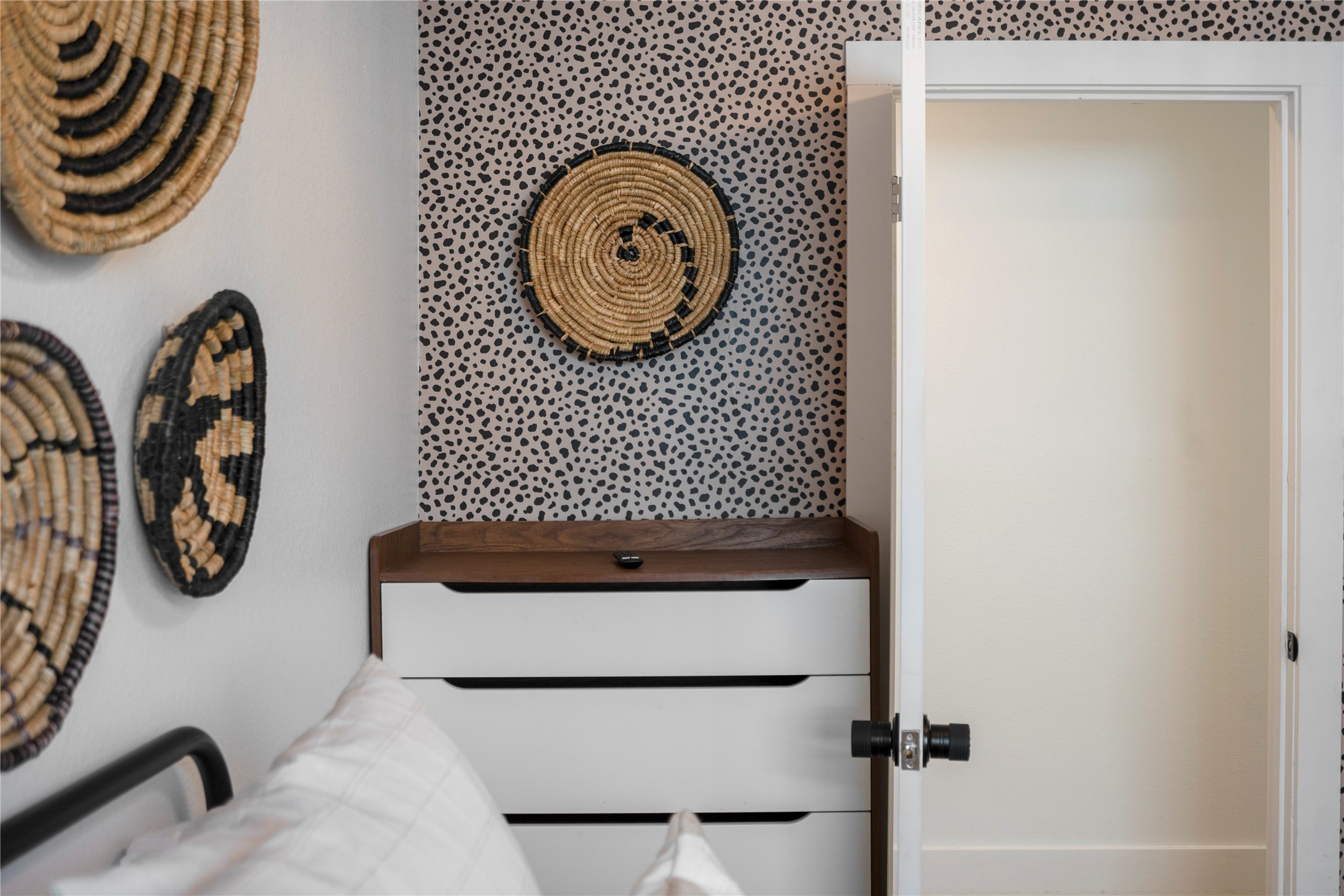 9619 Chatfield Street Houston, TX 77025 - Photo 8 of 44 a bathroom with a sink and a mirror