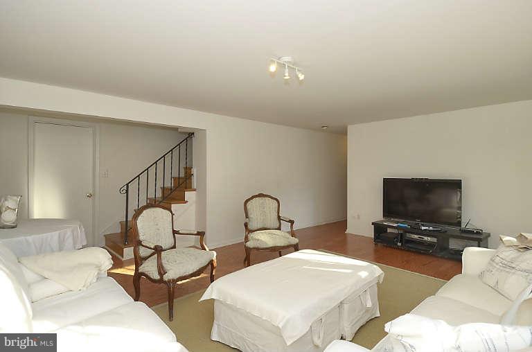 8414 Jeb Stuart Road Potomac, MD 20854 - Photo 13 of 21 Family Room