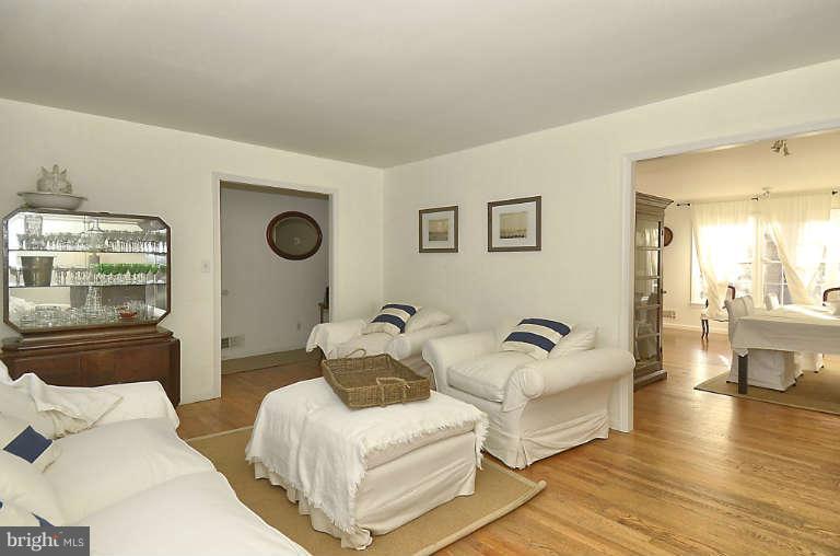 8414 Jeb Stuart Road Potomac, MD 20854 - Photo 3 of 21 Family Room