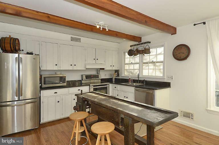 8414 Jeb Stuart Road Potomac, MD 20854 - Photo 6 of 21 Kitchen