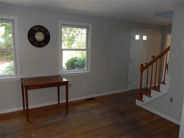 9 Spring Street Franklin, MA 02038 - Photo 5 of 15