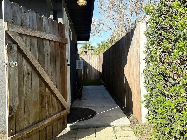 $1,900 | 5902 North Orangecrest Avenue, Unit ADU, Azusa, CA 91702