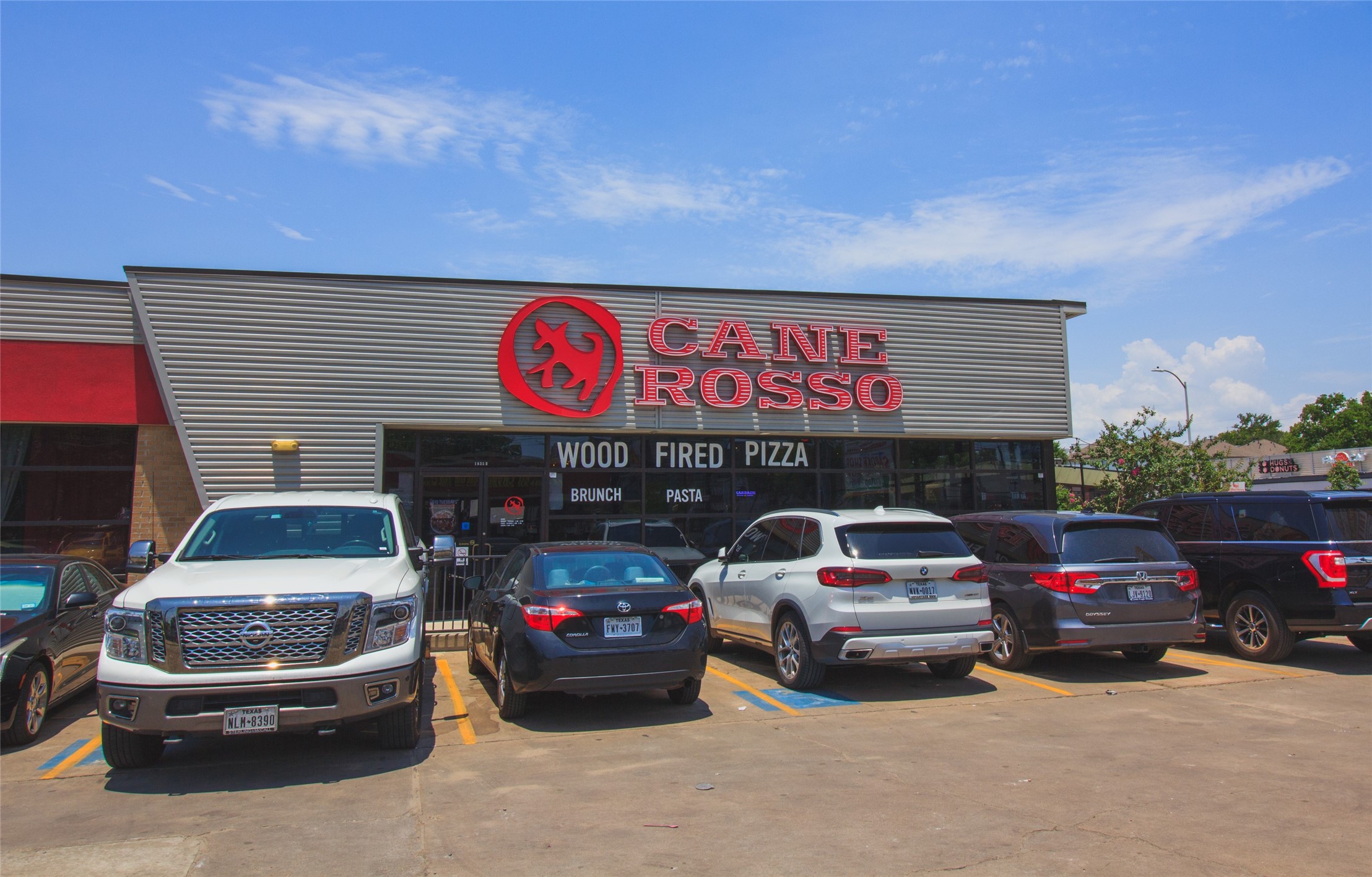 2424 Freeman Street Houston, TX 77009 - Photo 34 of 43 Close proximity to the bars and restaurants @ The Heights area!