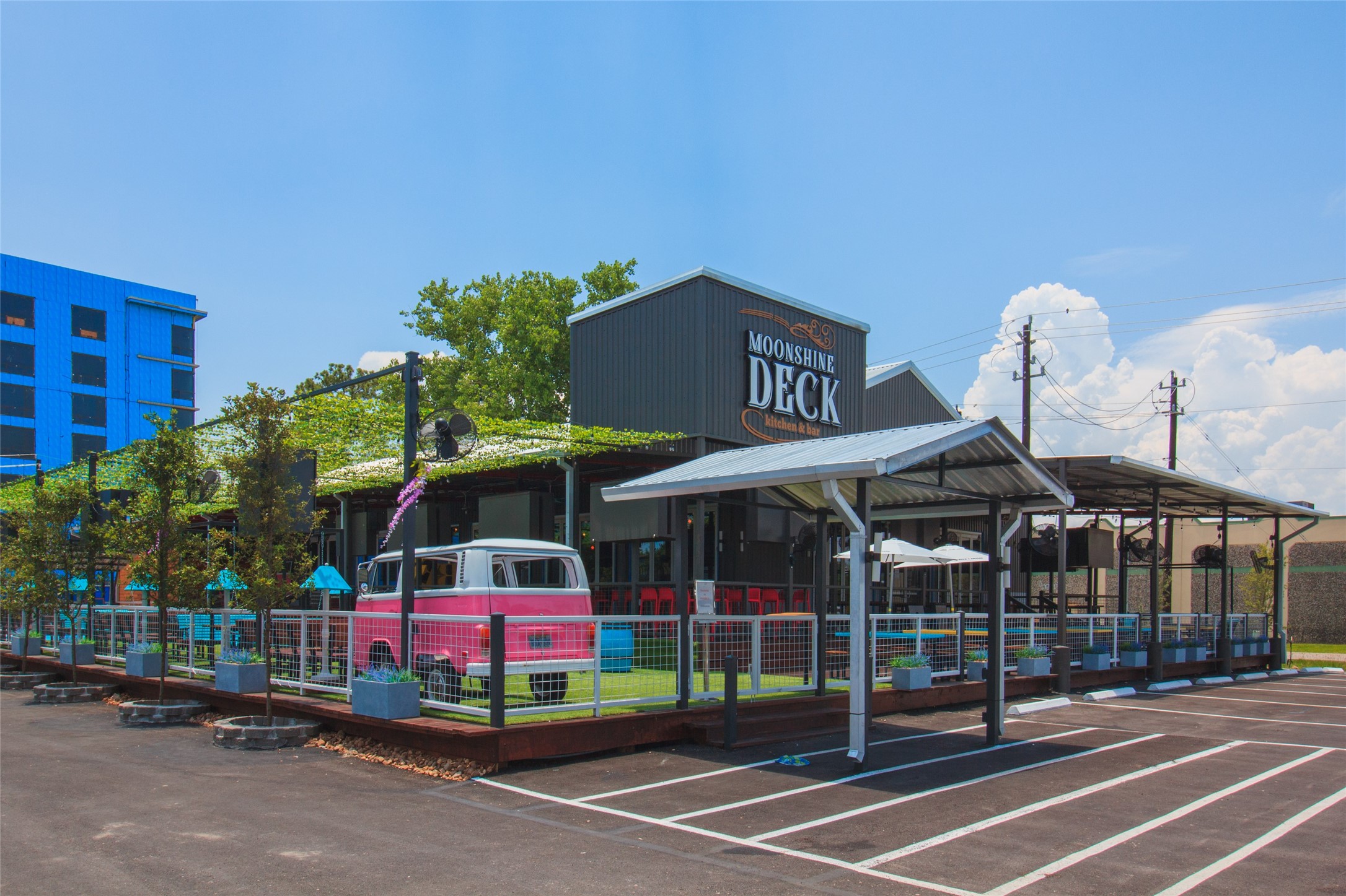 2424 Freeman Street Houston, TX 77009 - Photo 38 of 43 Close proximity to the bars and restaurants @ The Heights area!