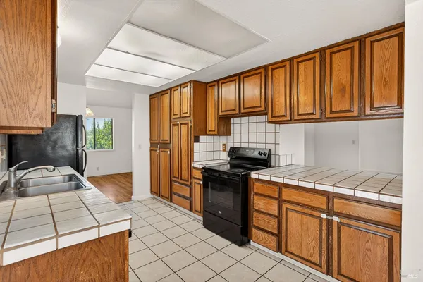 $529,800 | 682 Hillside Drive, Fairfield, CA 94533