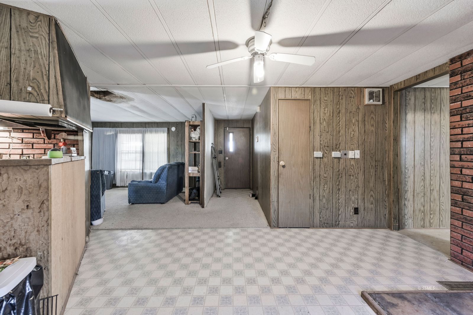 1421 Leroy Ridgecrest, CA 93555 - Photo 12 of 34