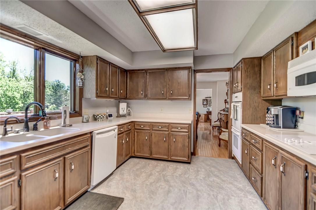 3058 Blackstone Drive Decatur, IL 62522 - Photo 13 of 48