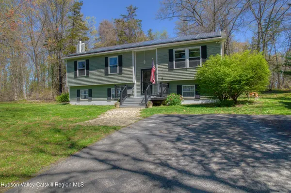 $350,000 | 18 Mystery Court, Athens, NY 12015