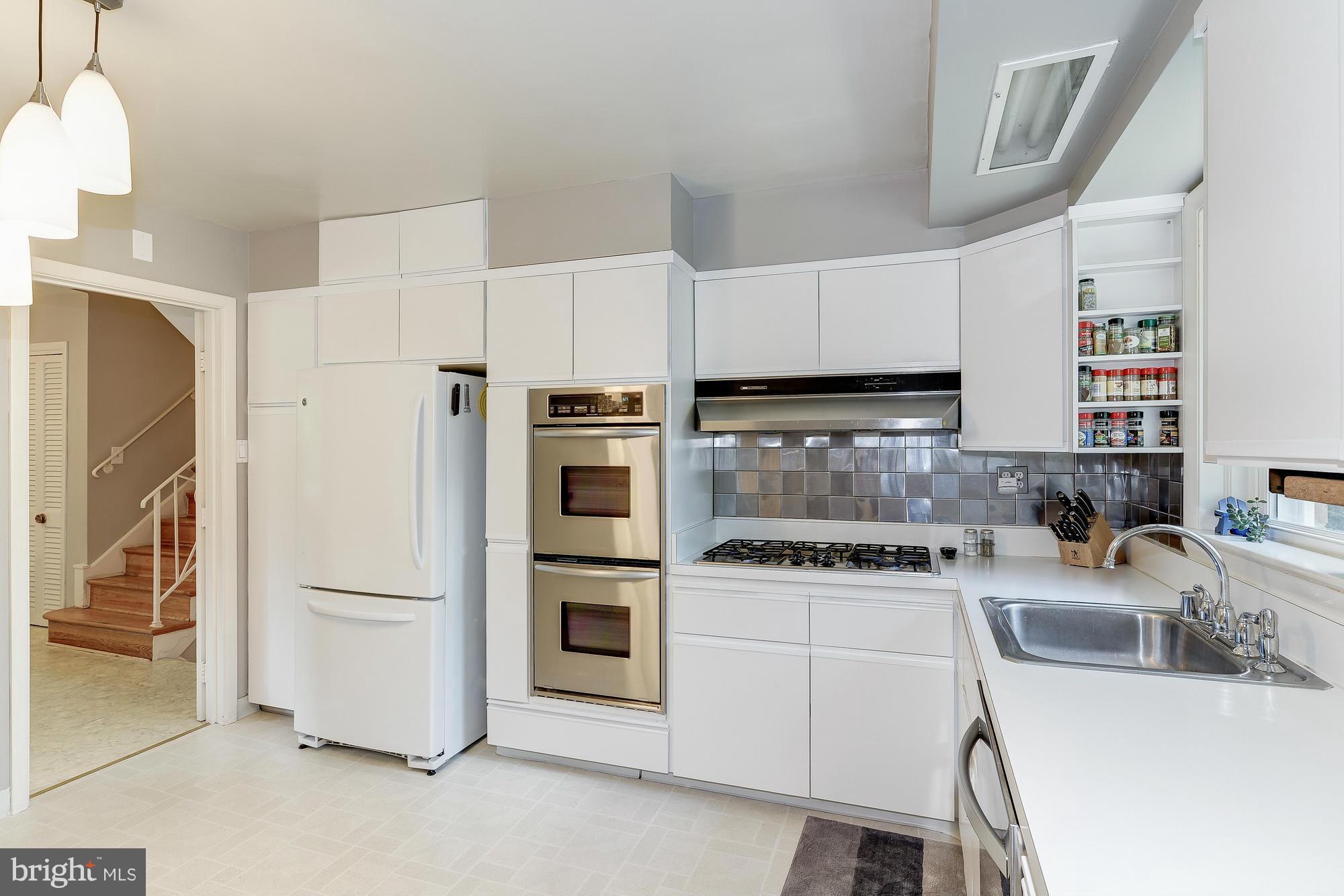 10819 Meadowhill Road Silver Spring, MD 20901 - Photo 11 of 30 Kitchen